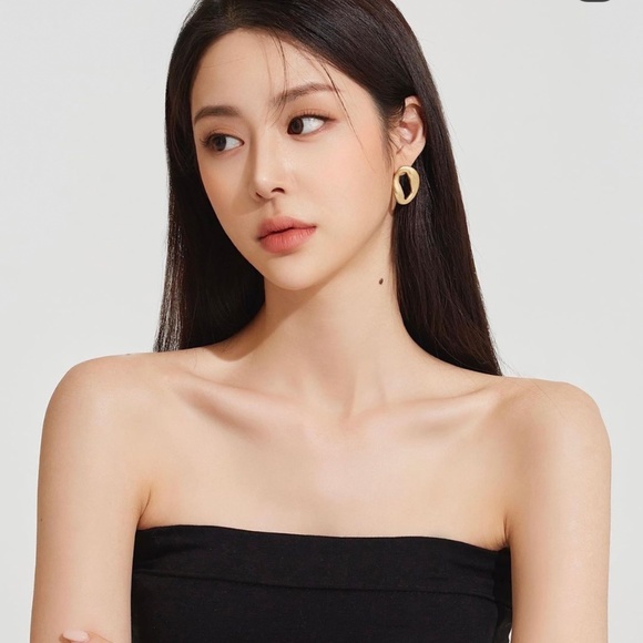 Meet your Posher, Quincy - Picture 1 of 1